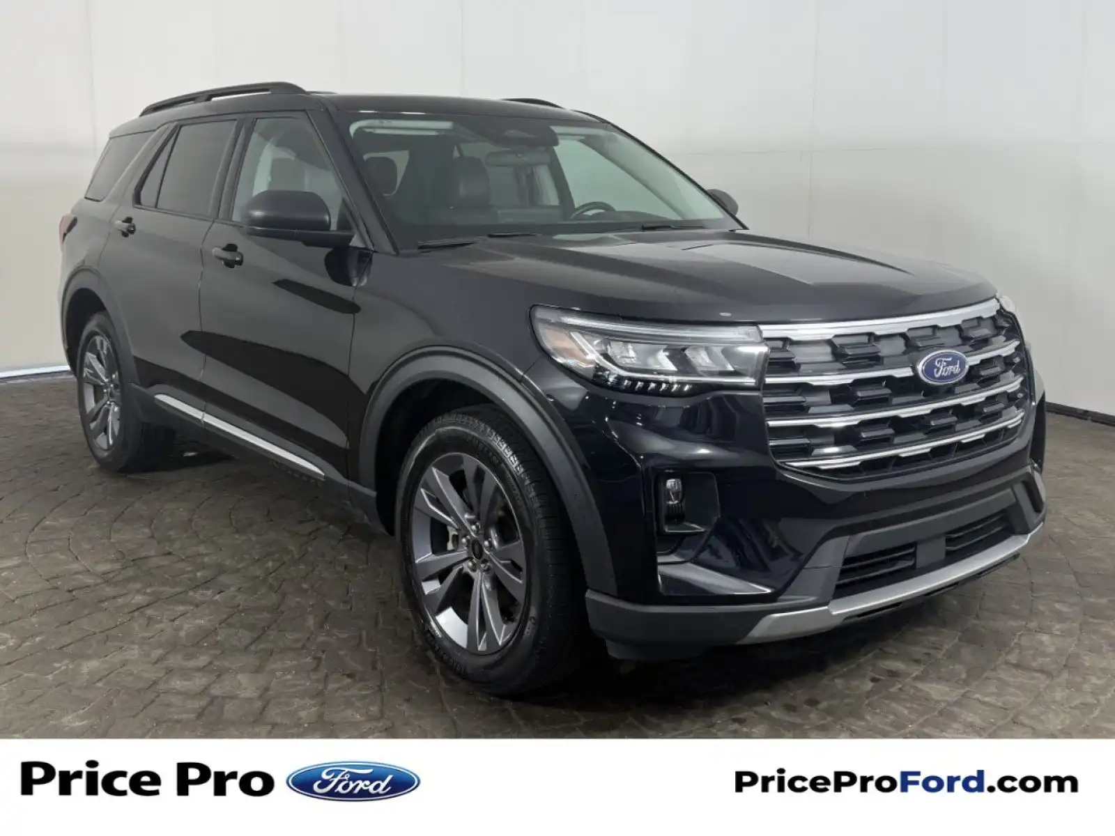 2025 Ford Explorer Active 4WD (PL535)'s photo