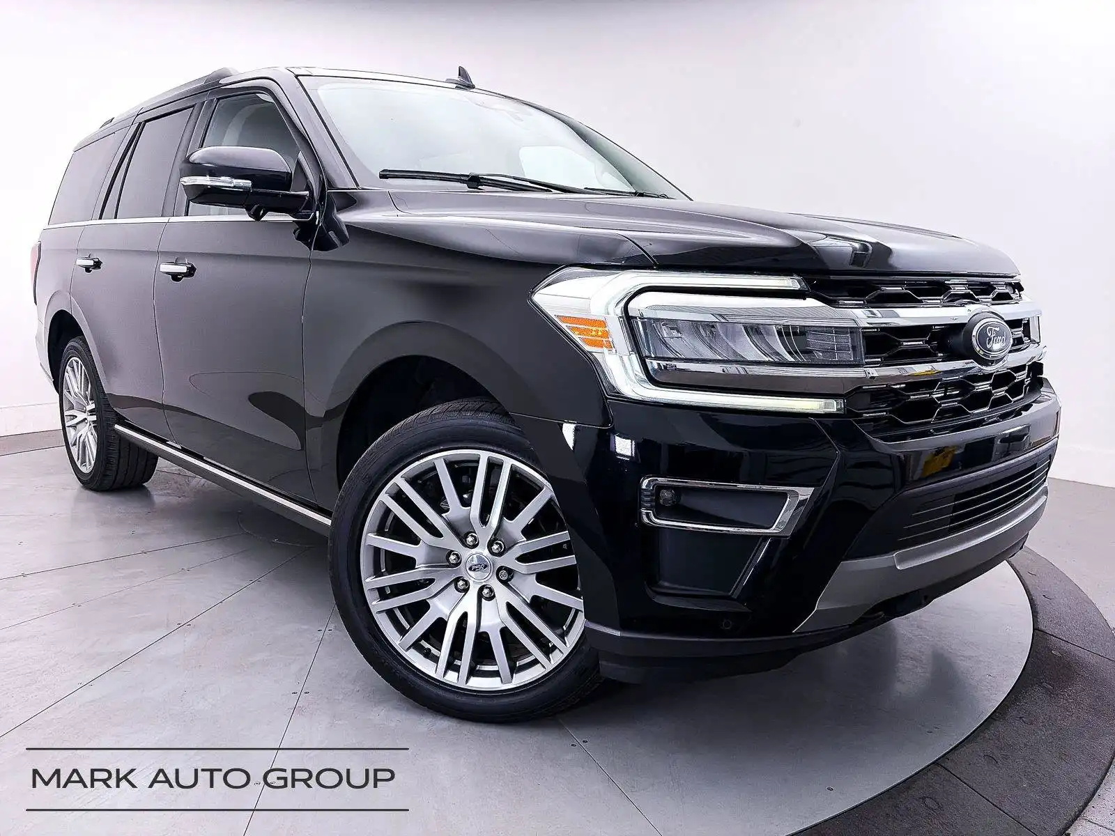 2023 Ford Expedition Limited 4WD's photo