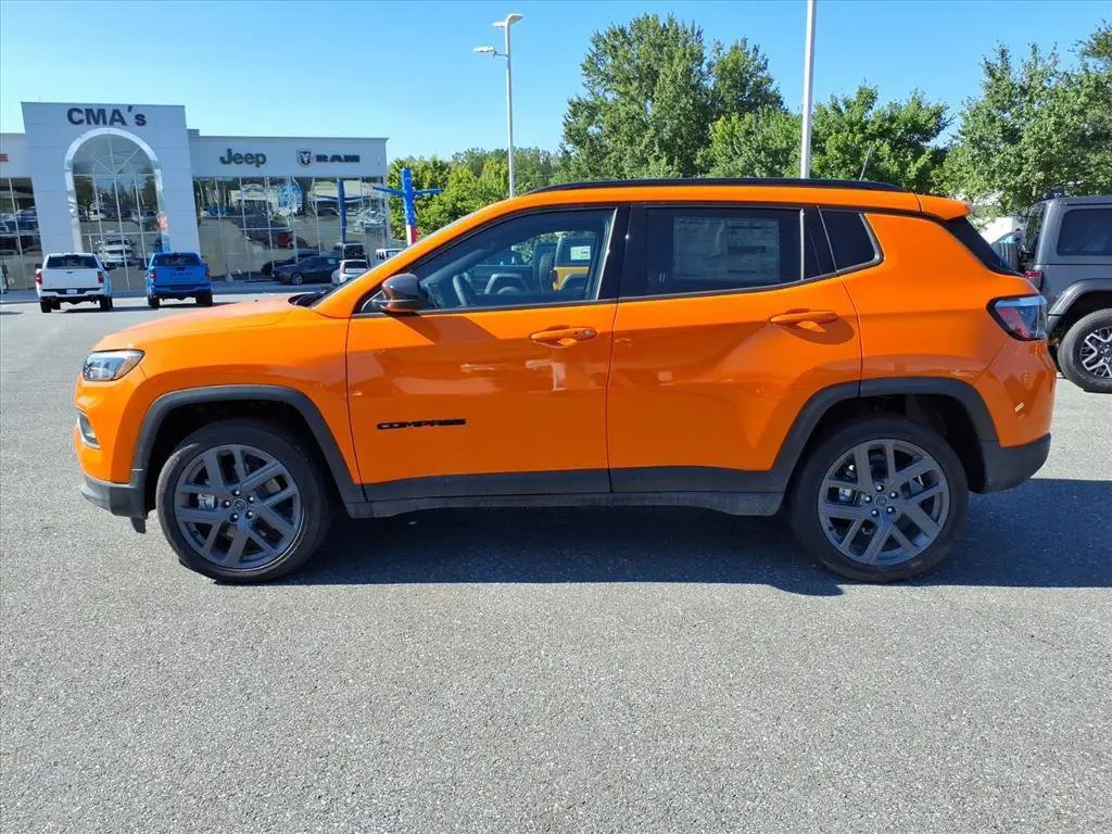 2026 Jeep Compass Latitude Altitude 4WD photo 3