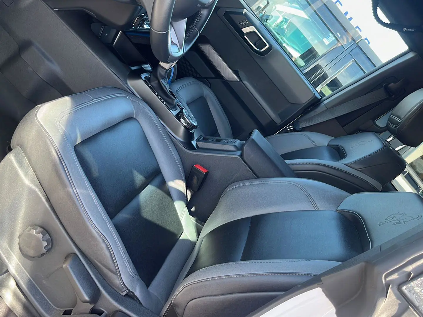 2023 Ford Bronco Black Diamond Advanced (322A) 4x4 photo 3