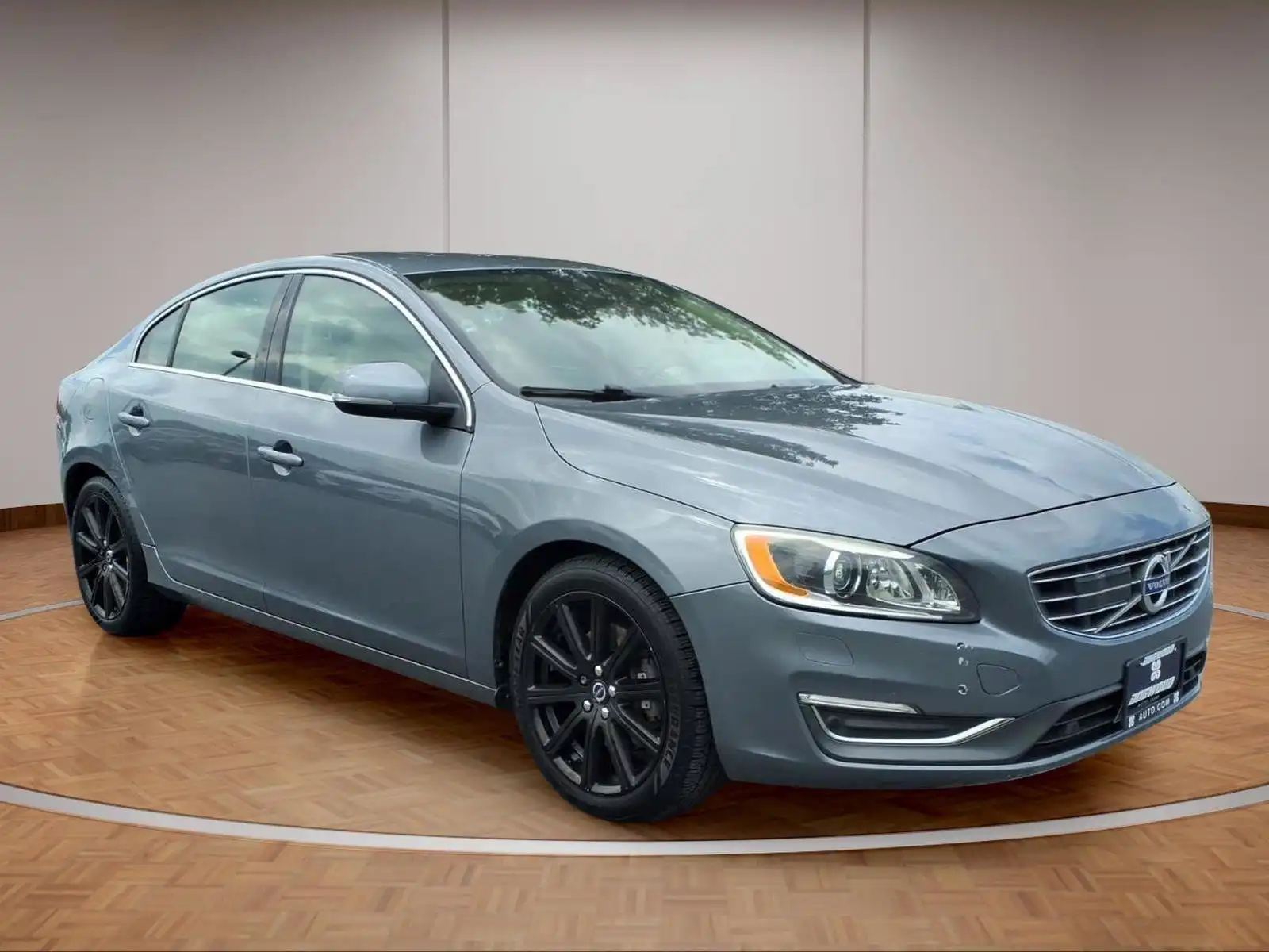 2017 Volvo S60 T5 AWD Inscription Platinum's photo