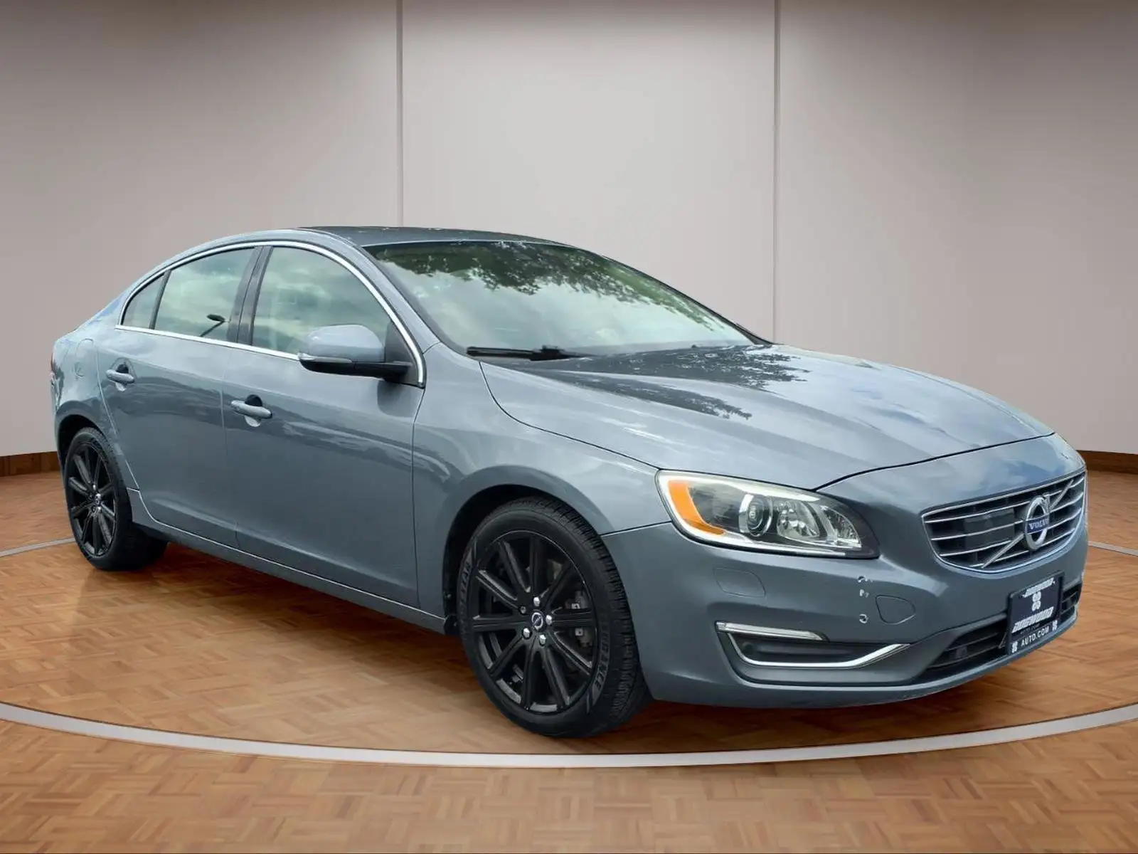 2017 Volvo S60 T5 AWD Inscription Platinum's photo