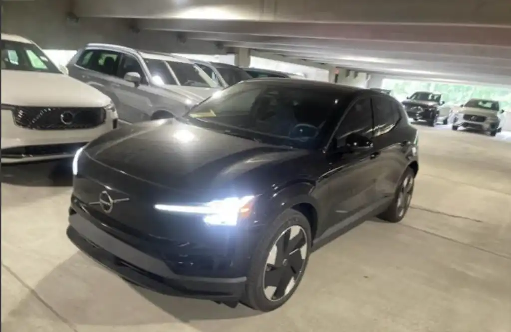 2025 Volvo EX30 Twin Motor Performance Ultra's photo