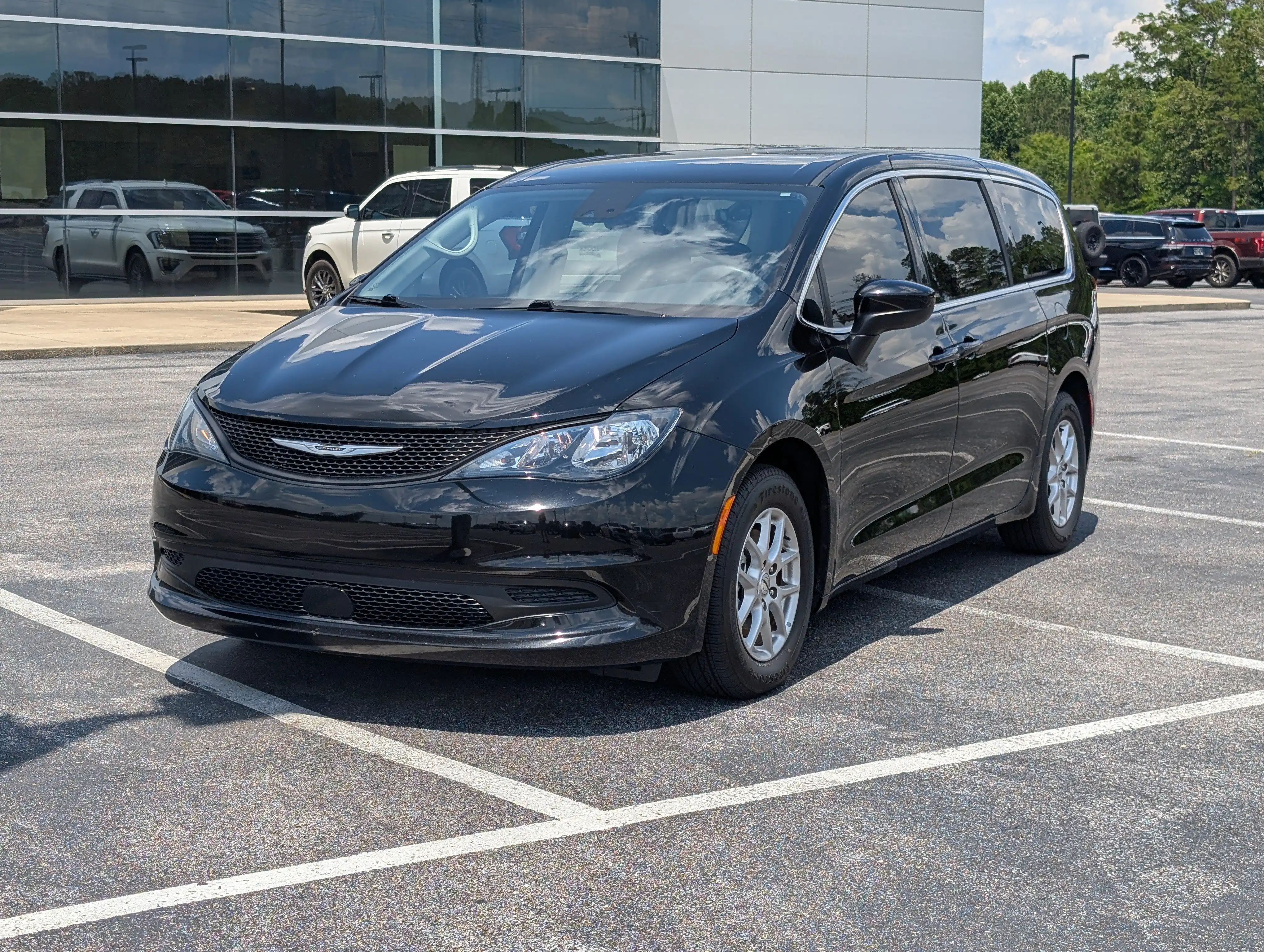 2024 Chrysler Voyager LX's photo