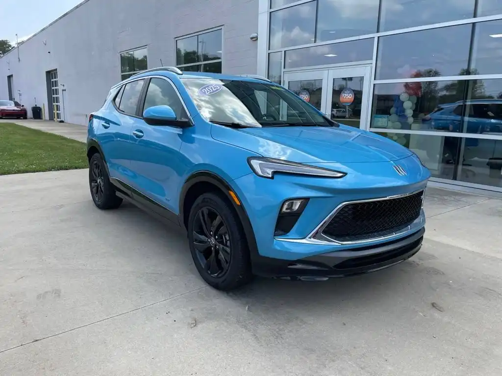 2025 Buick Encore GX Sport Touring's photo