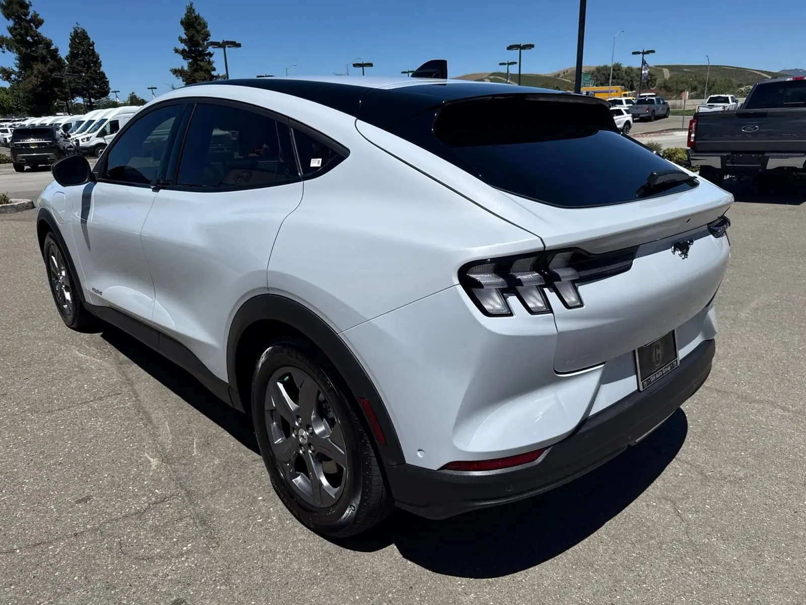 2023 Ford Mustang-Mach-e Select photo 3