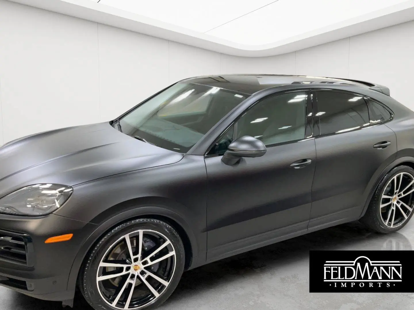 2024 Porsche Cayenne Base photo 3