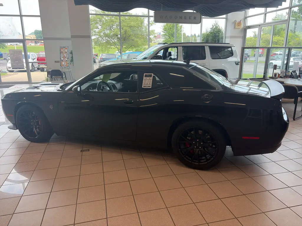 2015 Dodge Challenger SRT Hellcat photo 4