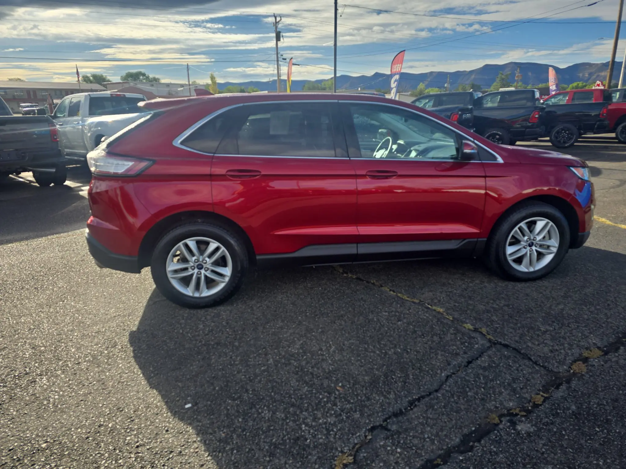 2017 Ford Edge SEL AWD photo 4