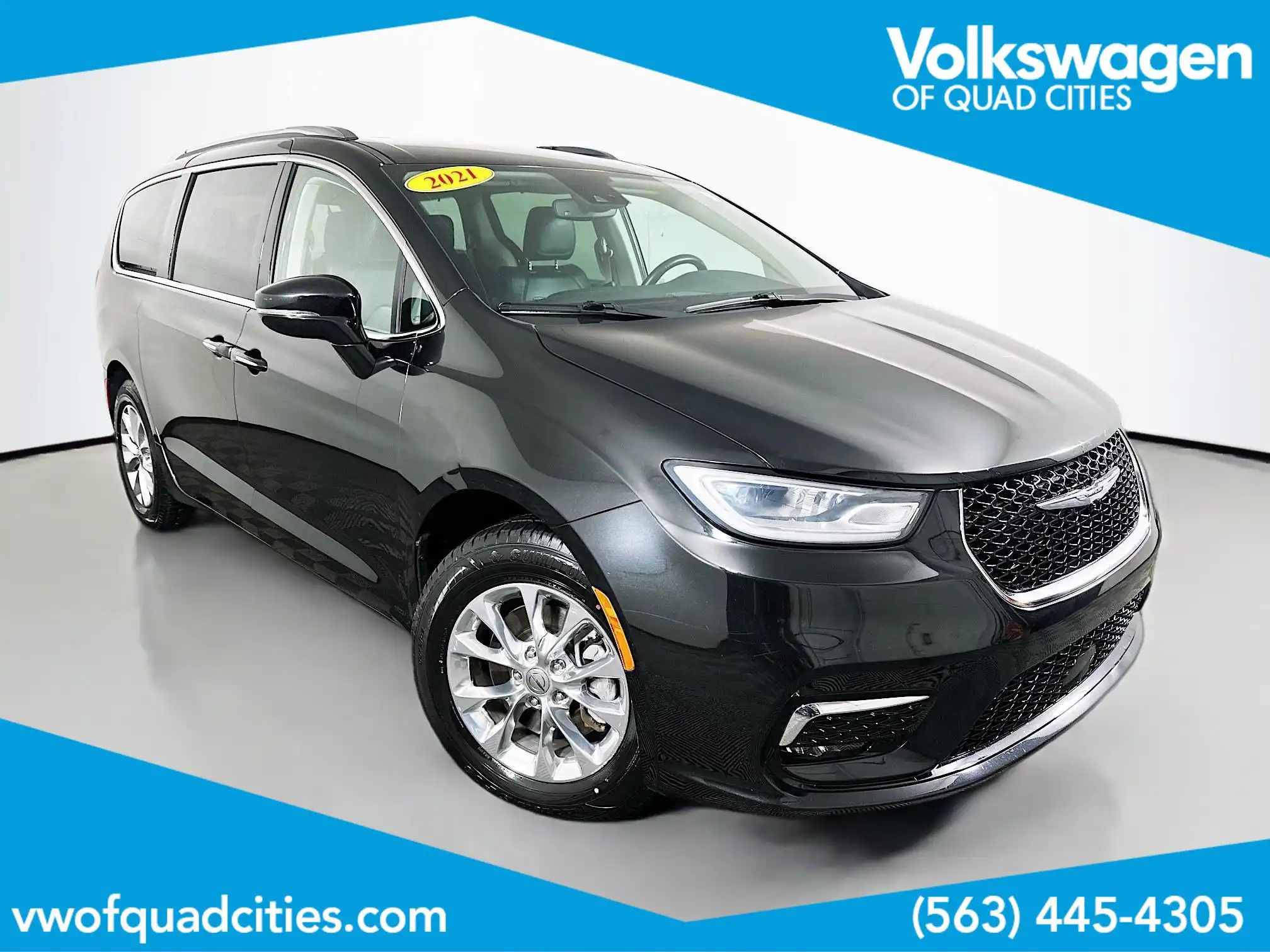 2021 Chrysler Pacifica Touring L's photo