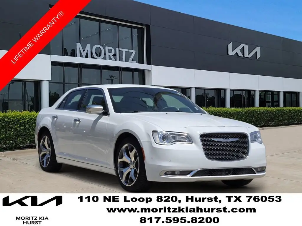 2018 Chrysler 300 C photo 1