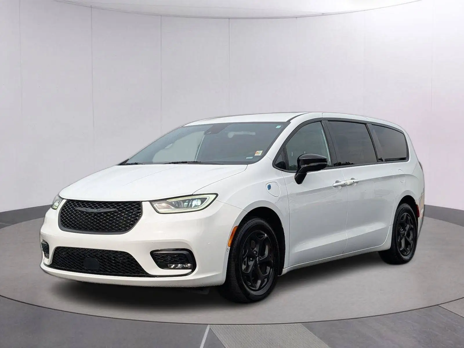 2024 Chrysler Pacifica Hybrid Select S-Appearance PHEV photo 1