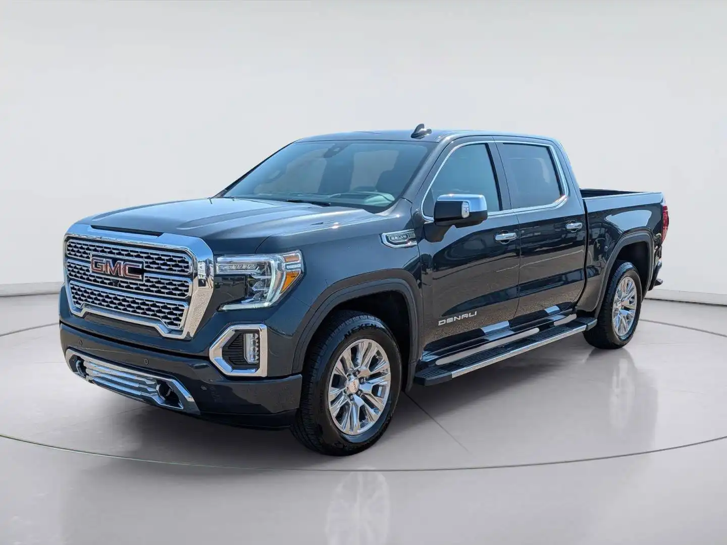 2021 GMC Sierra Denali 4WD Crew Cab Short Box's photo
