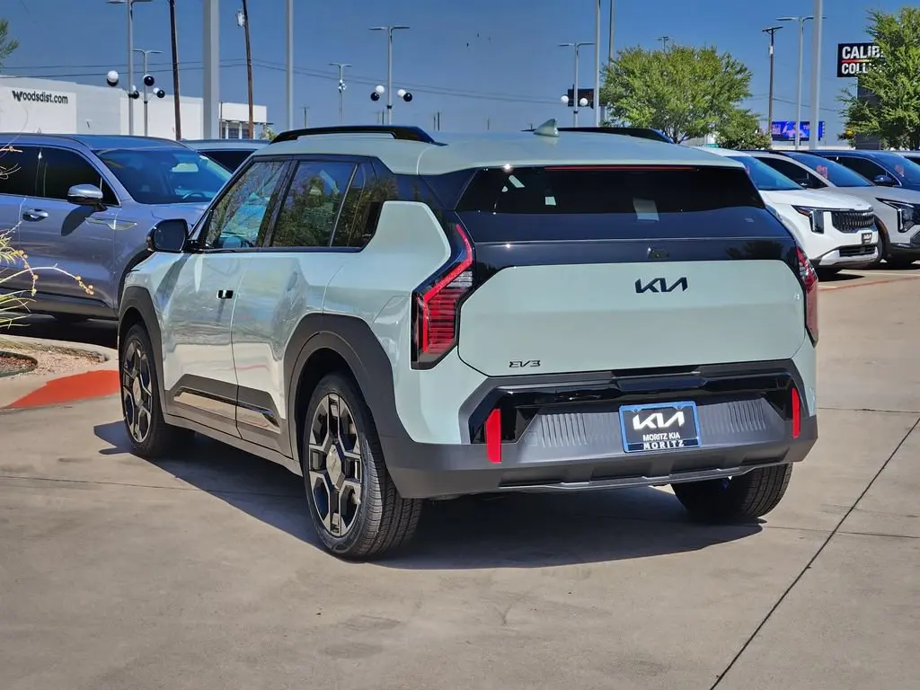 2027 Kia EV3 Wind photo 4