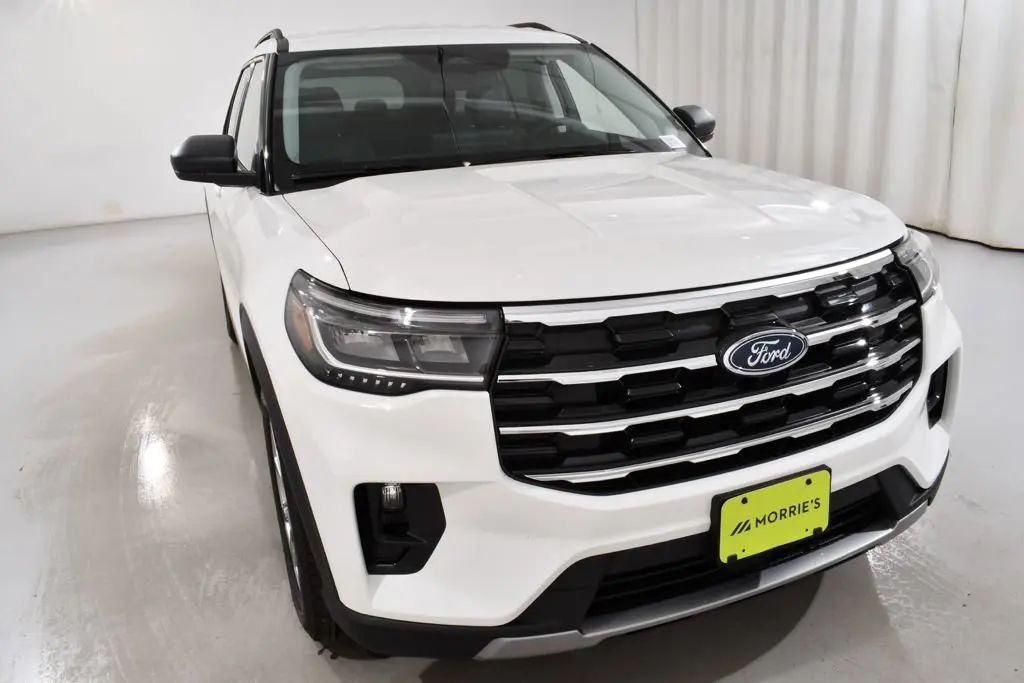 2026 Ford Explorer Active 4WD photo 4