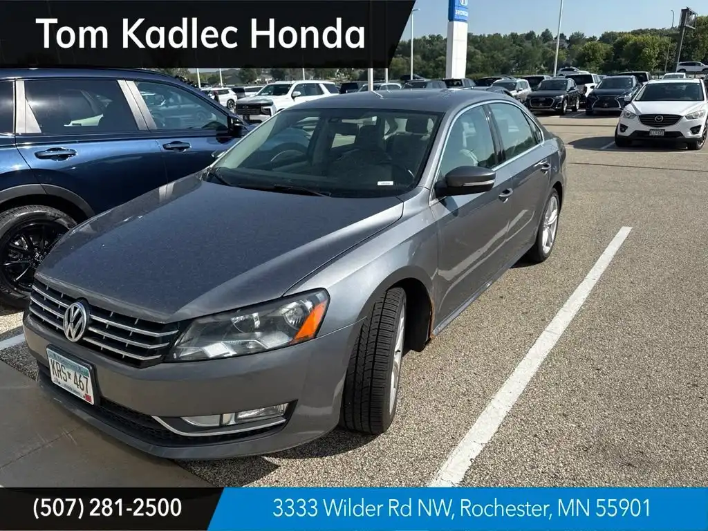 2013 Volkswagen Passat 3.6L SE w/Sunroof V6's photo