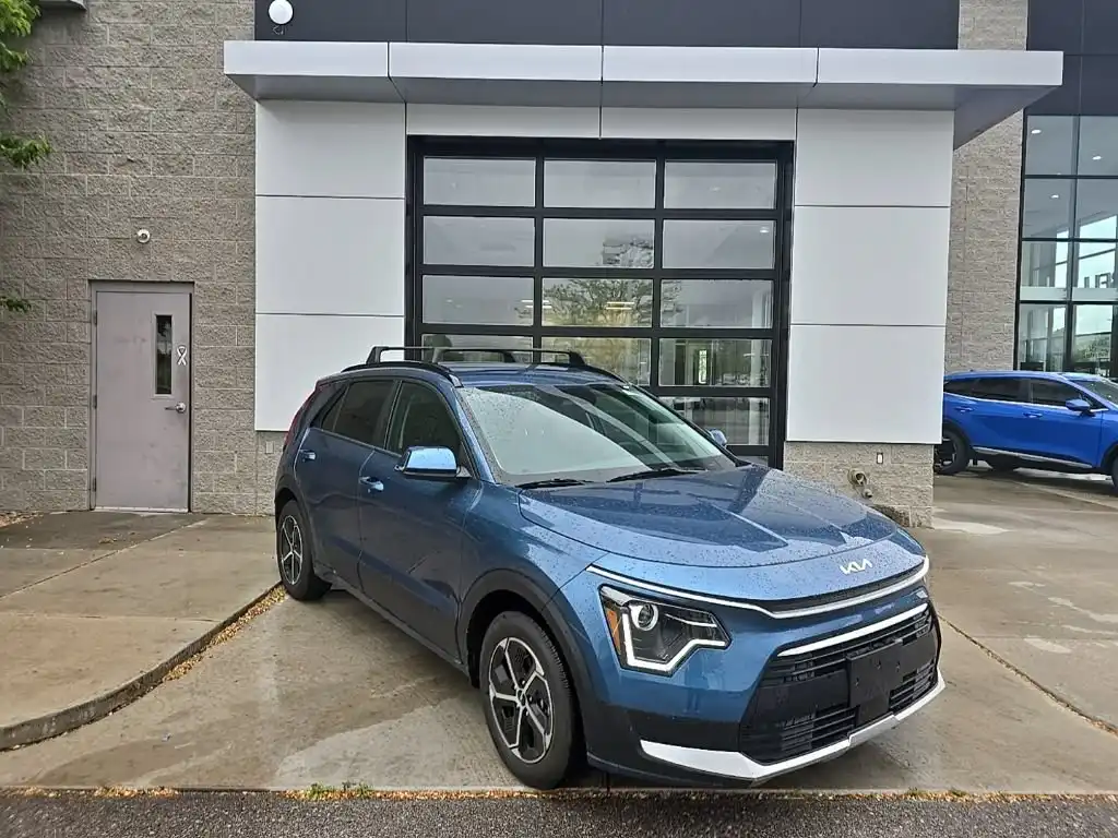 2025 Kia Niro EX HEV's photo