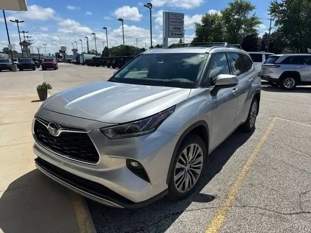 2022 Toyota Highlander Platinum 4x4 V6's photo