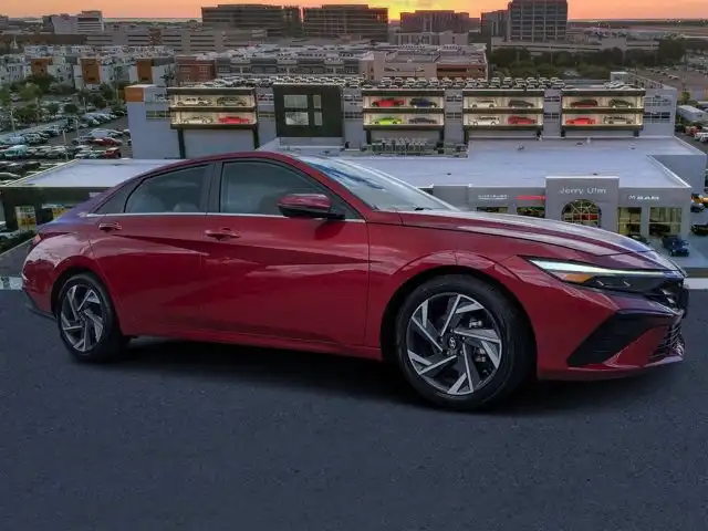 2025 Hyundai Elantra 2.0 Limited IVT's photo