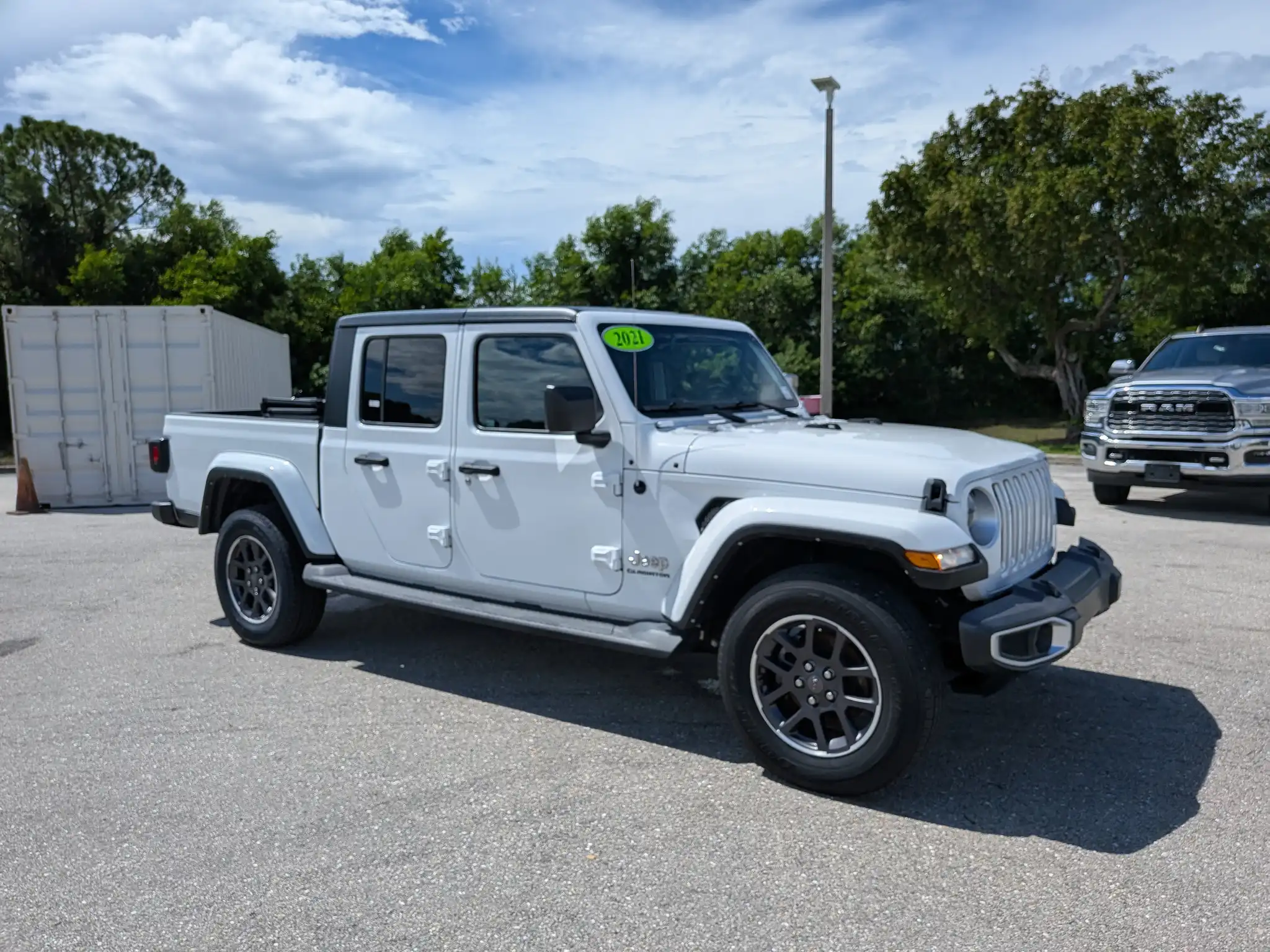 2021 Jeep Gladiator Overland's photo