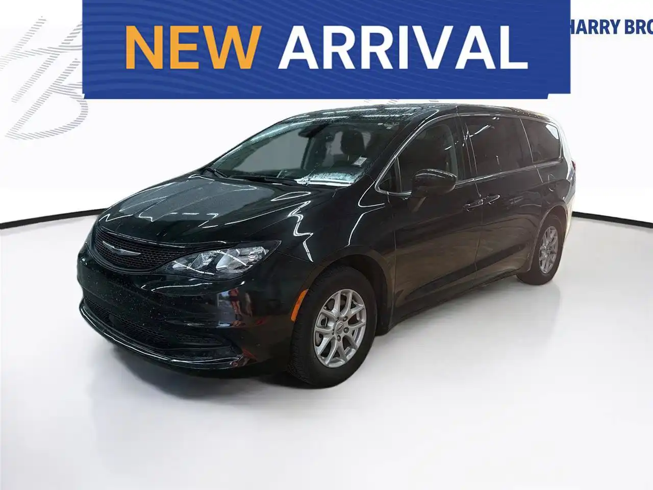 2023 Chrysler Voyager LX's photo