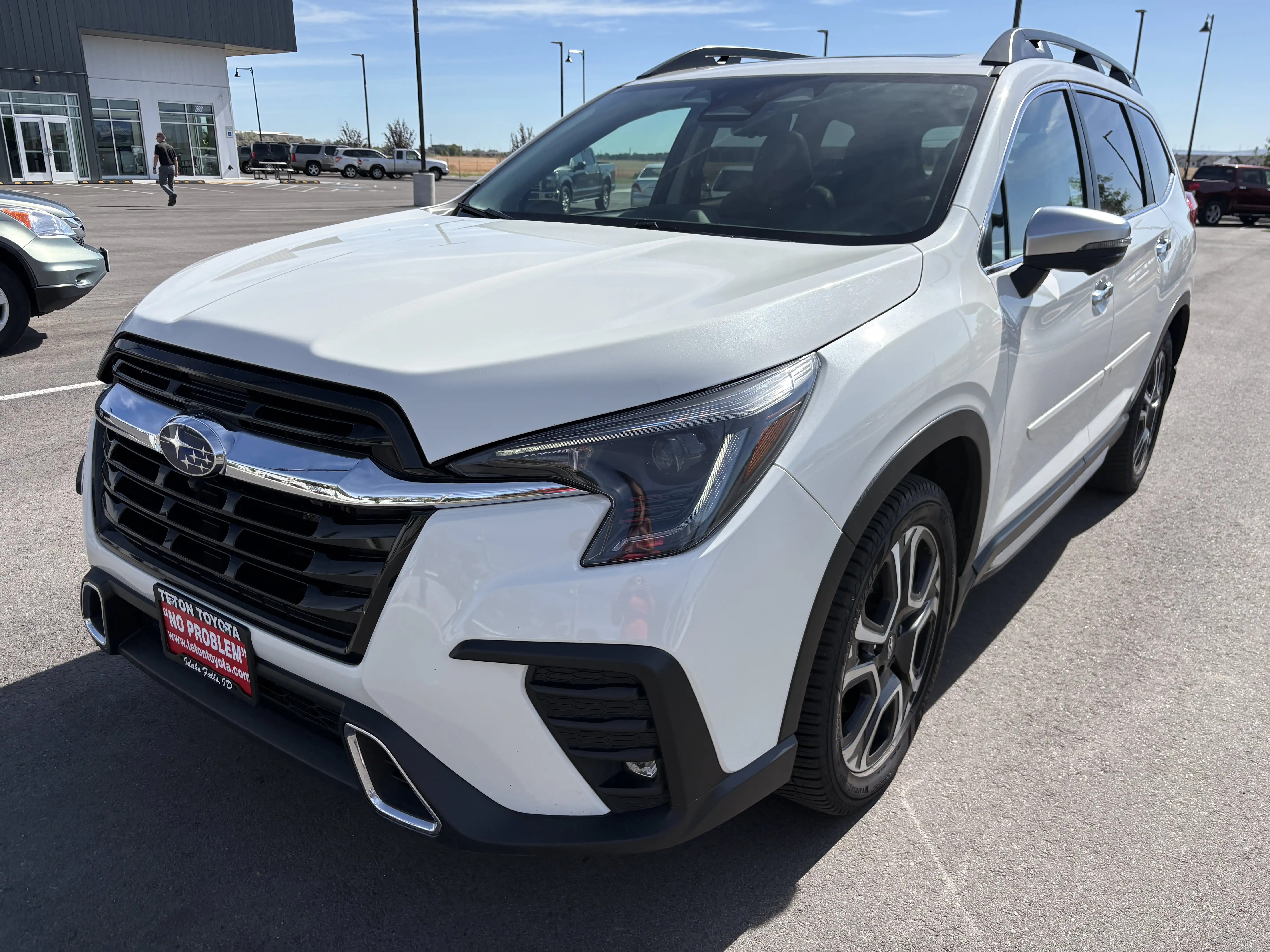 2023 Subaru Ascent Touring's photo