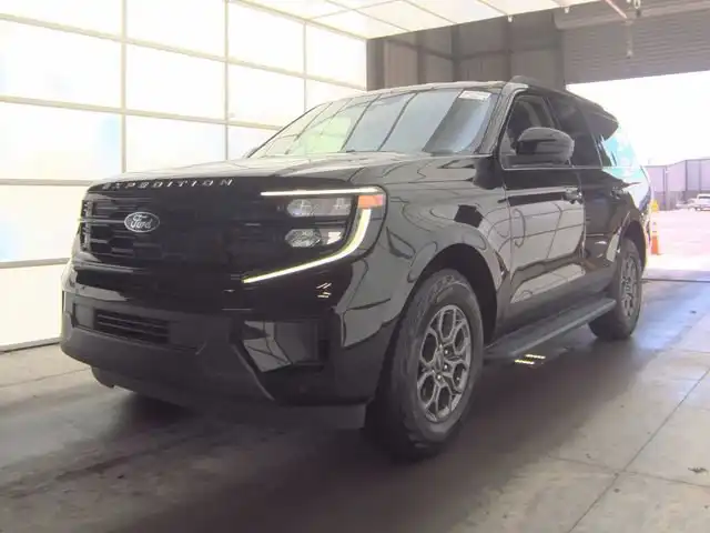 2025 Ford Expedition Active's photo