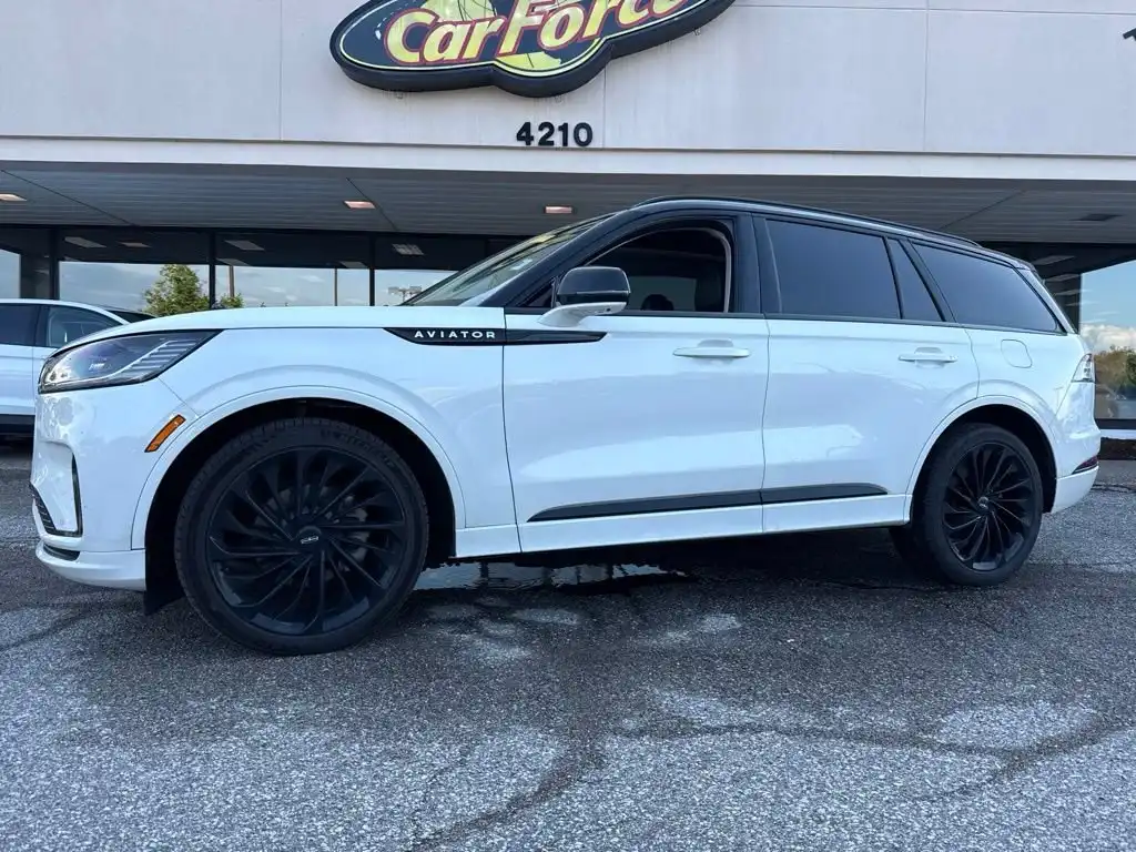 2025 Lincoln Aviator Reserve AWD's photo