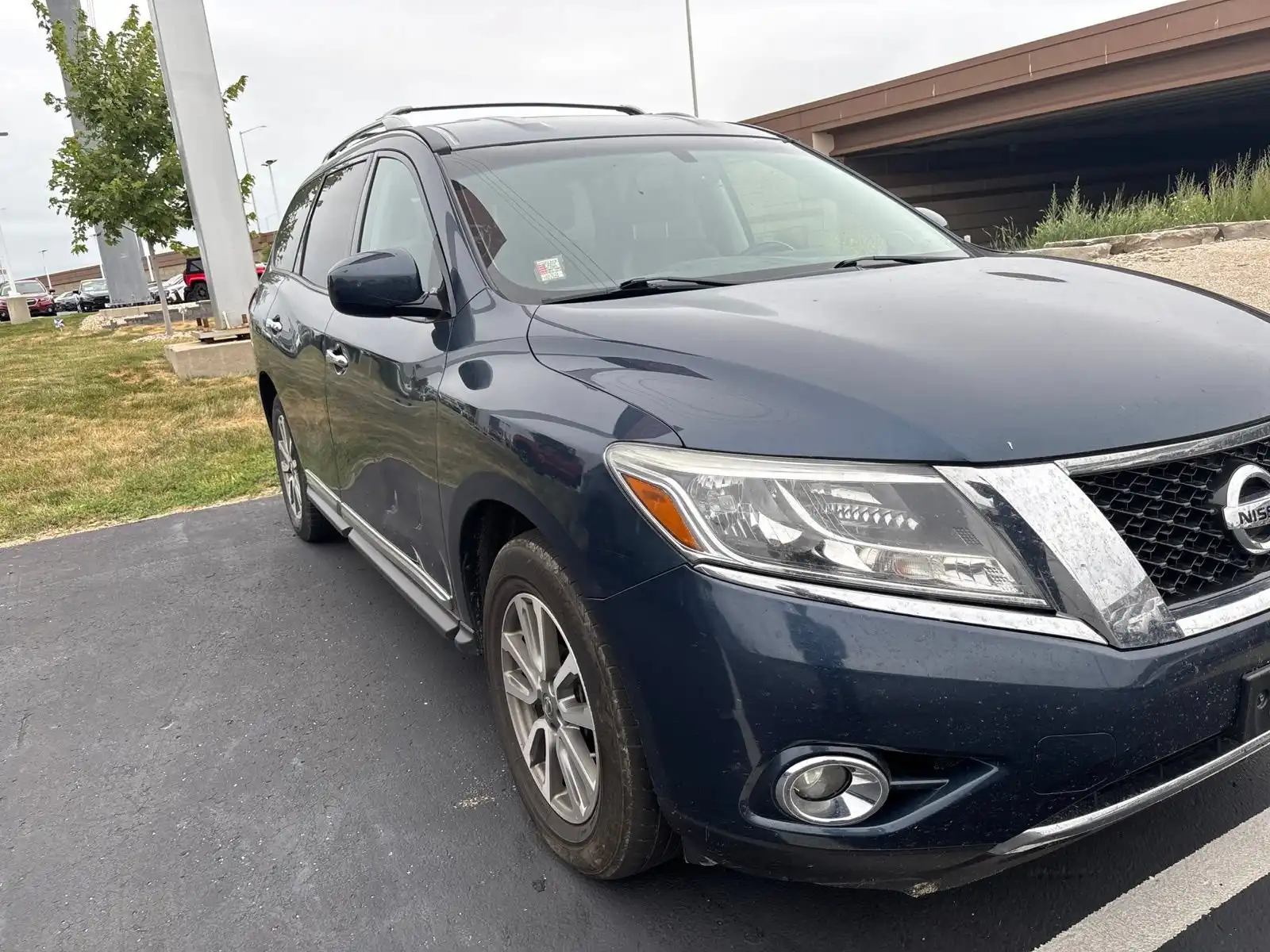 2014 Nissan Pathfinder SL 2WD's photo