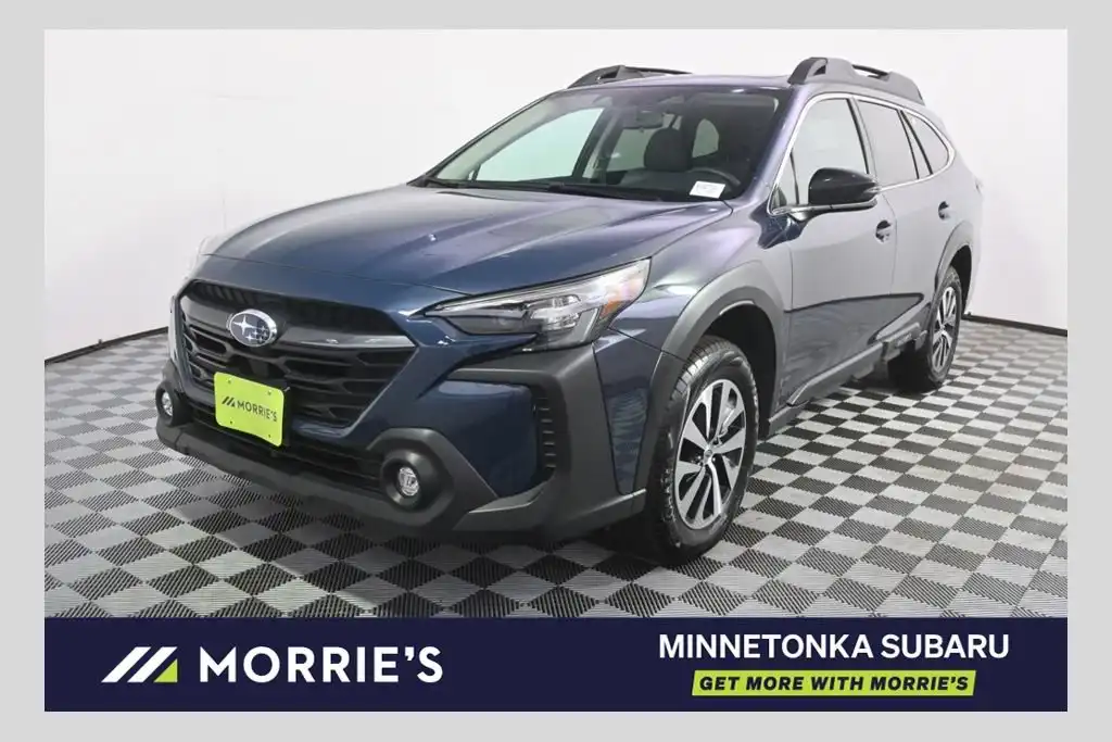 2025 Subaru Outback Premium's photo