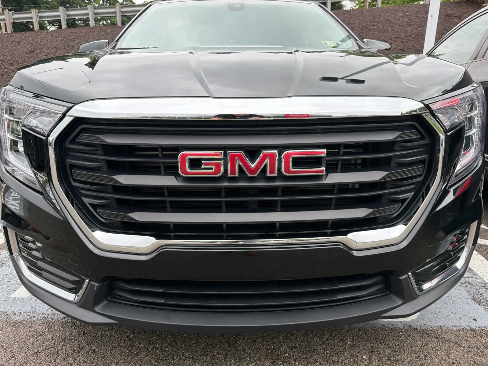 2023 GMC Terrain SLE AWD photo 3
