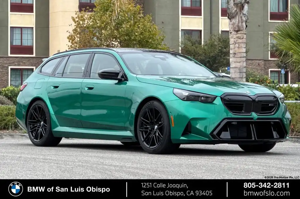 2027 BMW M5 M5 Touring's photo
