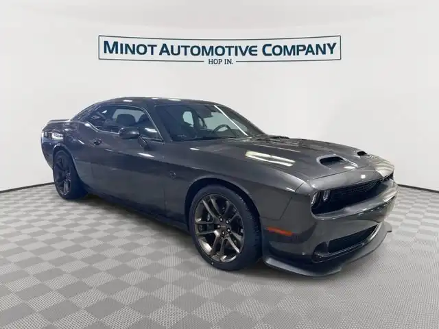2022 Dodge Challenger SRT Hellcat's photo