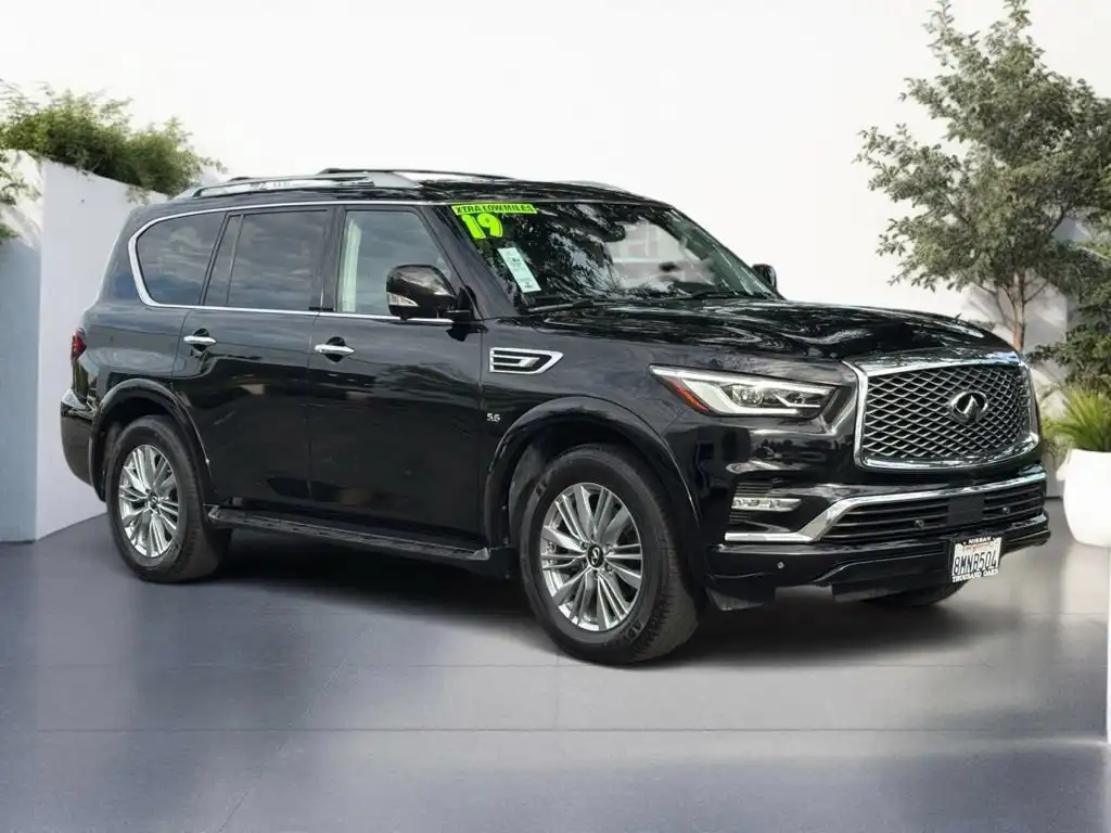 2019 INFINITI QX80 Base's photo