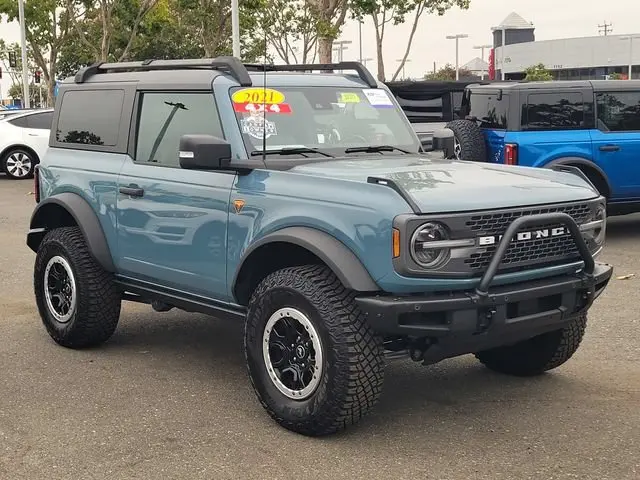 2021 Ford Bronco Badlands 4x4 photo 3