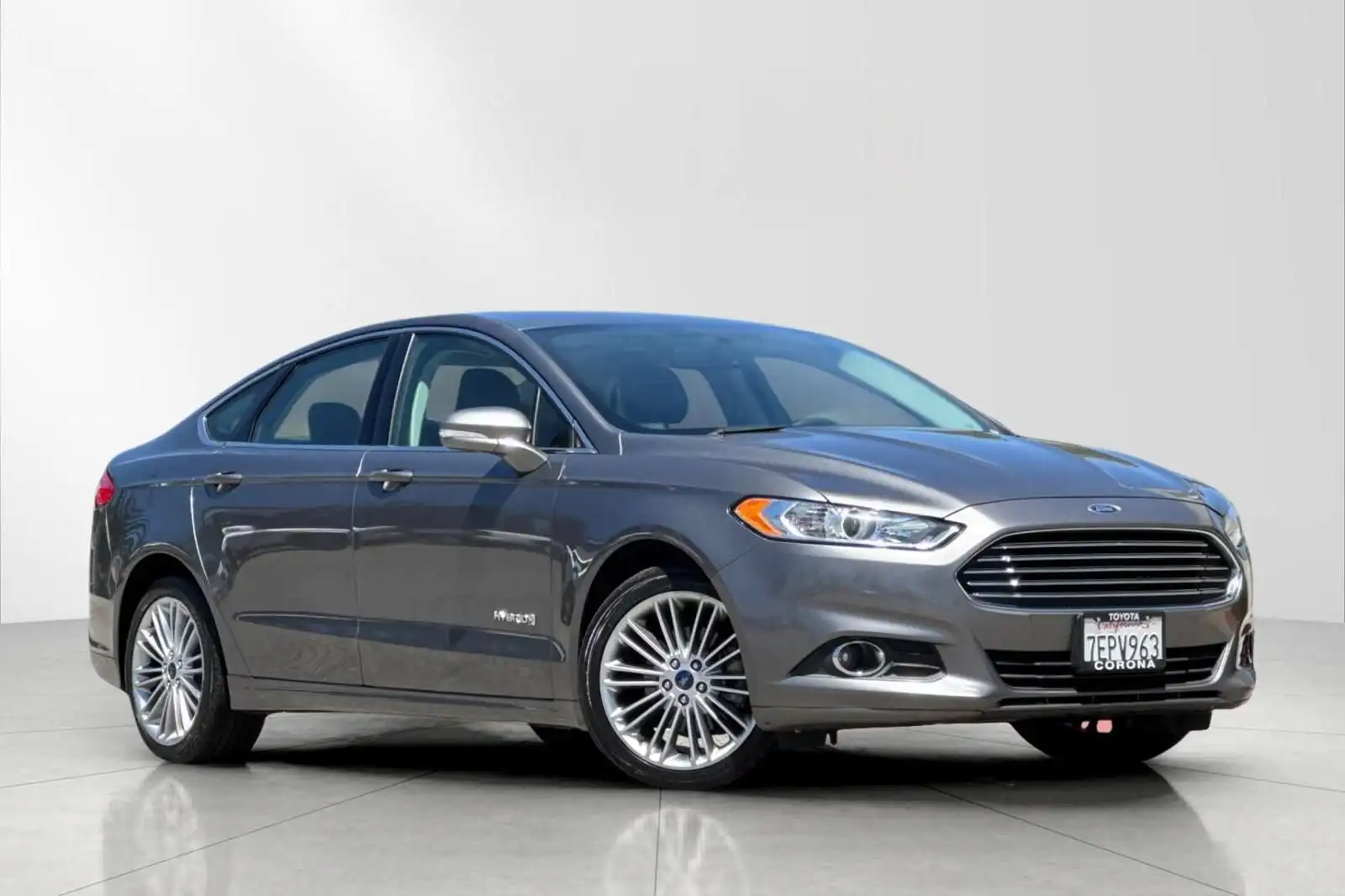 2014 Ford Fusion SE Hybrid's photo