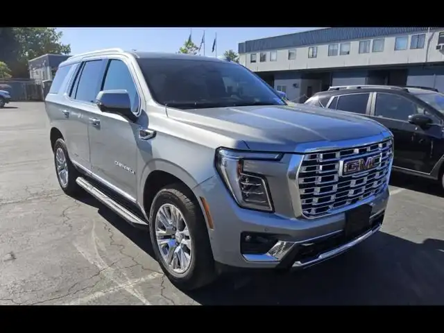 2025 GMC Yukon Denali 4WD's photo