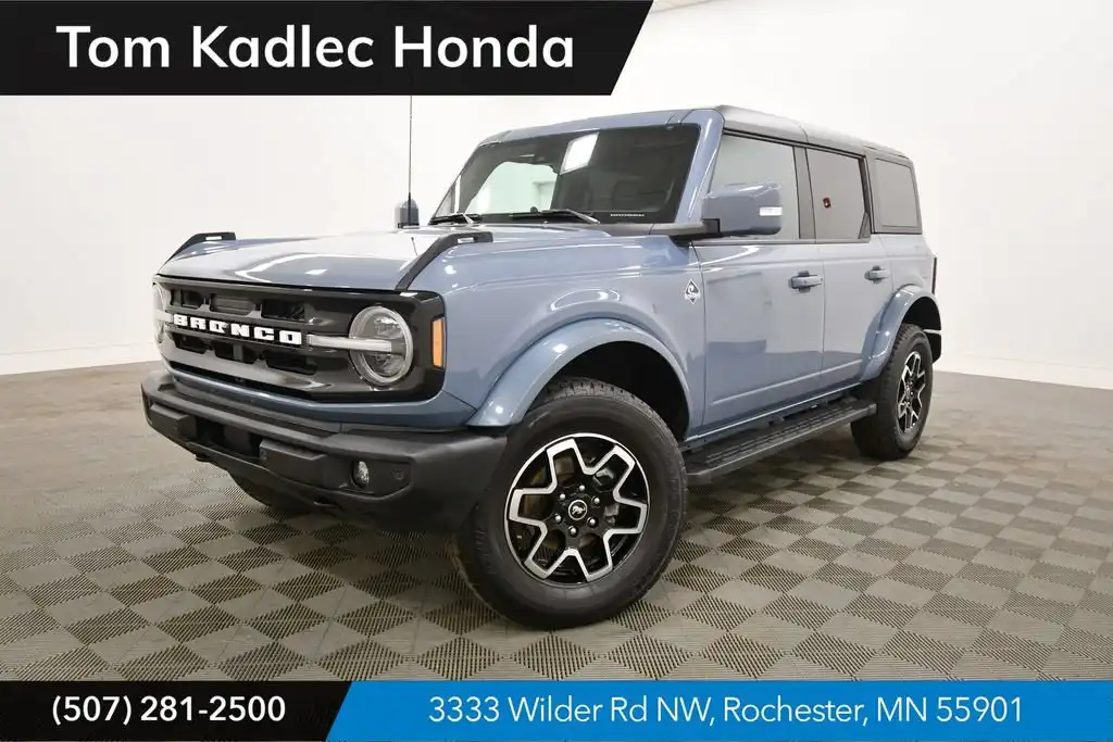 2024 Ford Bronco Outer Banks 4WD 4-door's photo