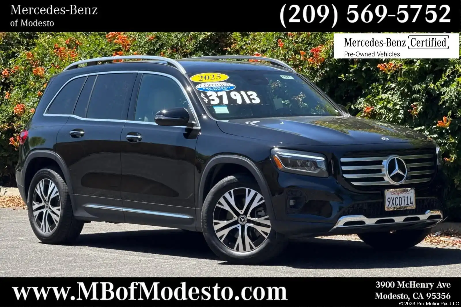 2025 Mercedes-Benz GLB GLB 250 4MATIC's photo