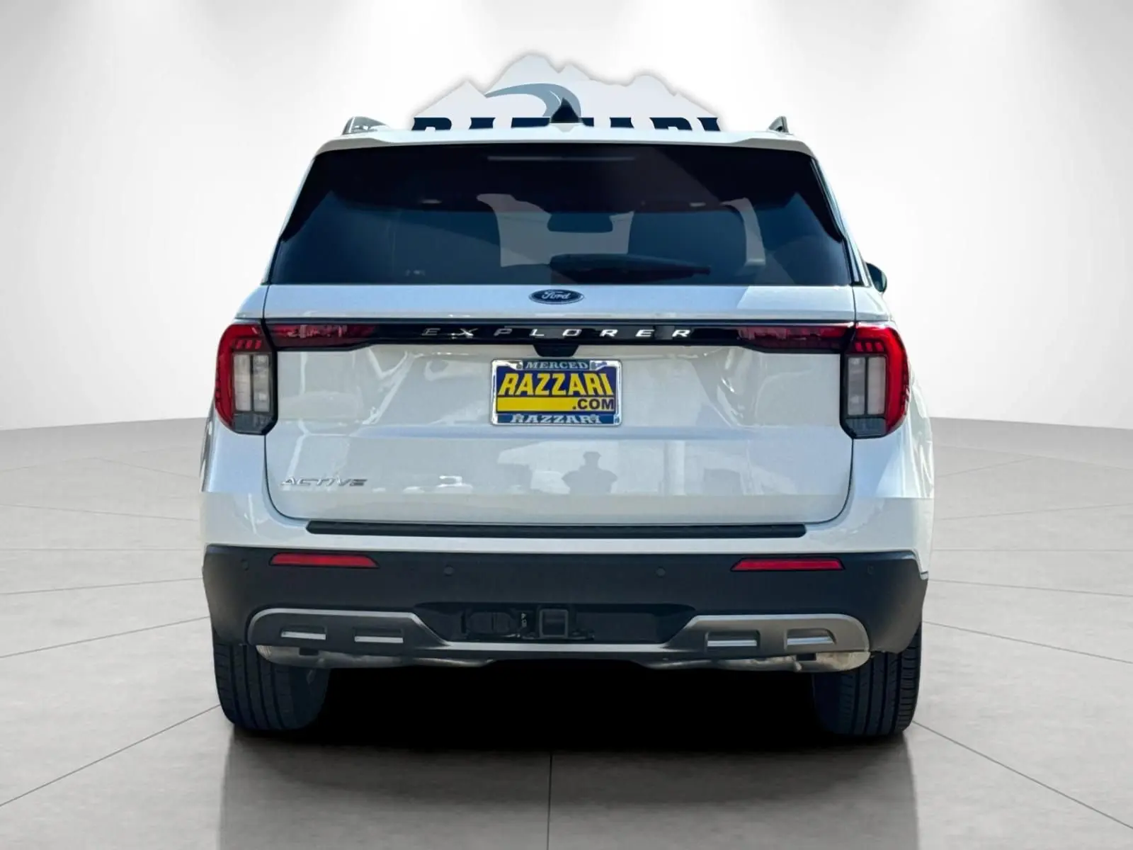 2026 Ford Explorer Active photo 4