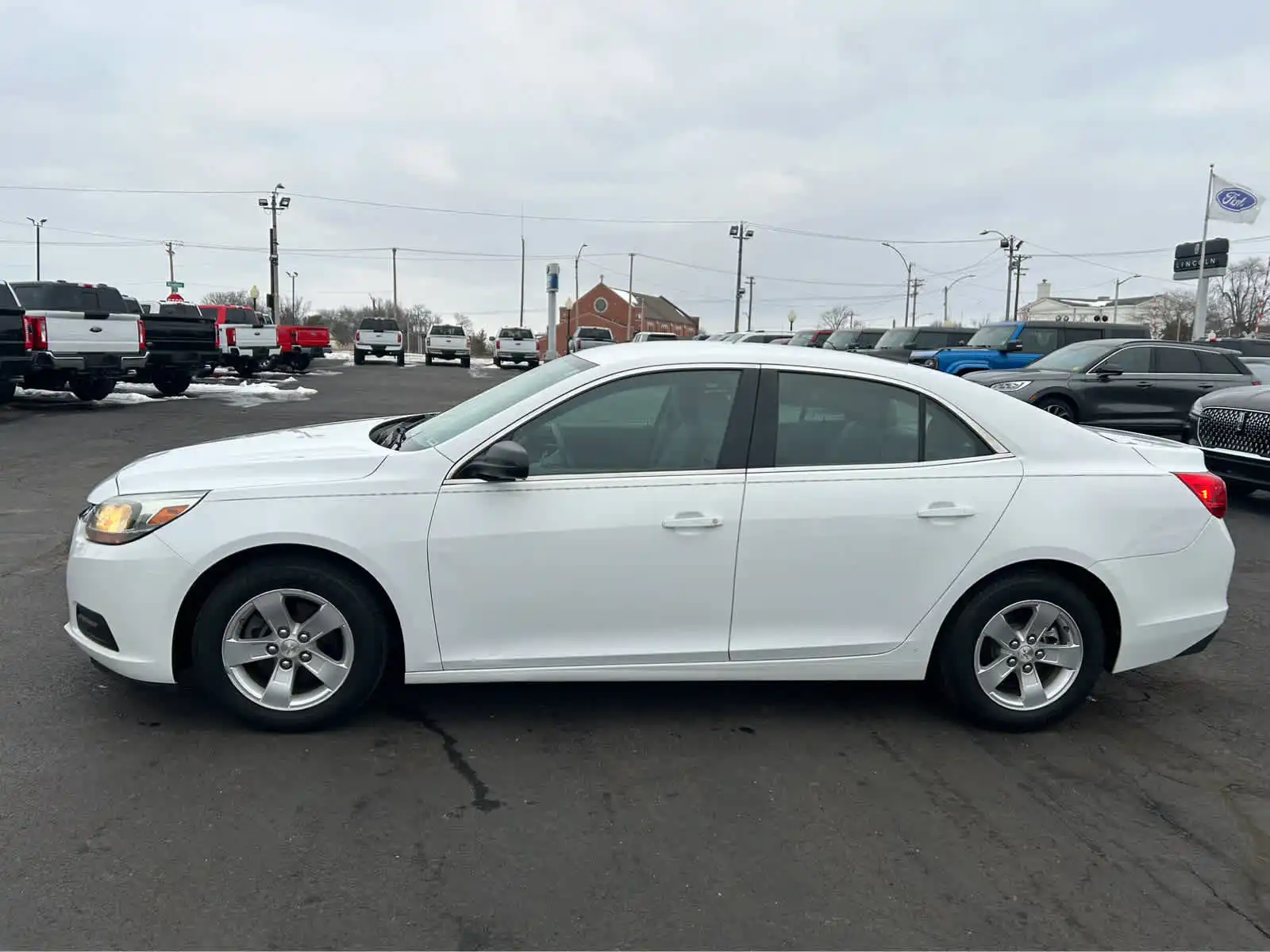 2015 Chevrolet Malibu 1LS's photo