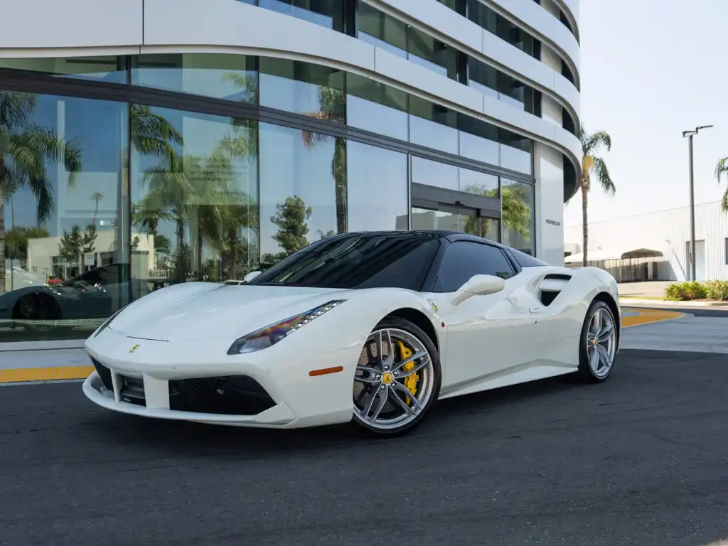 2019 Ferrari 488 Base's photo