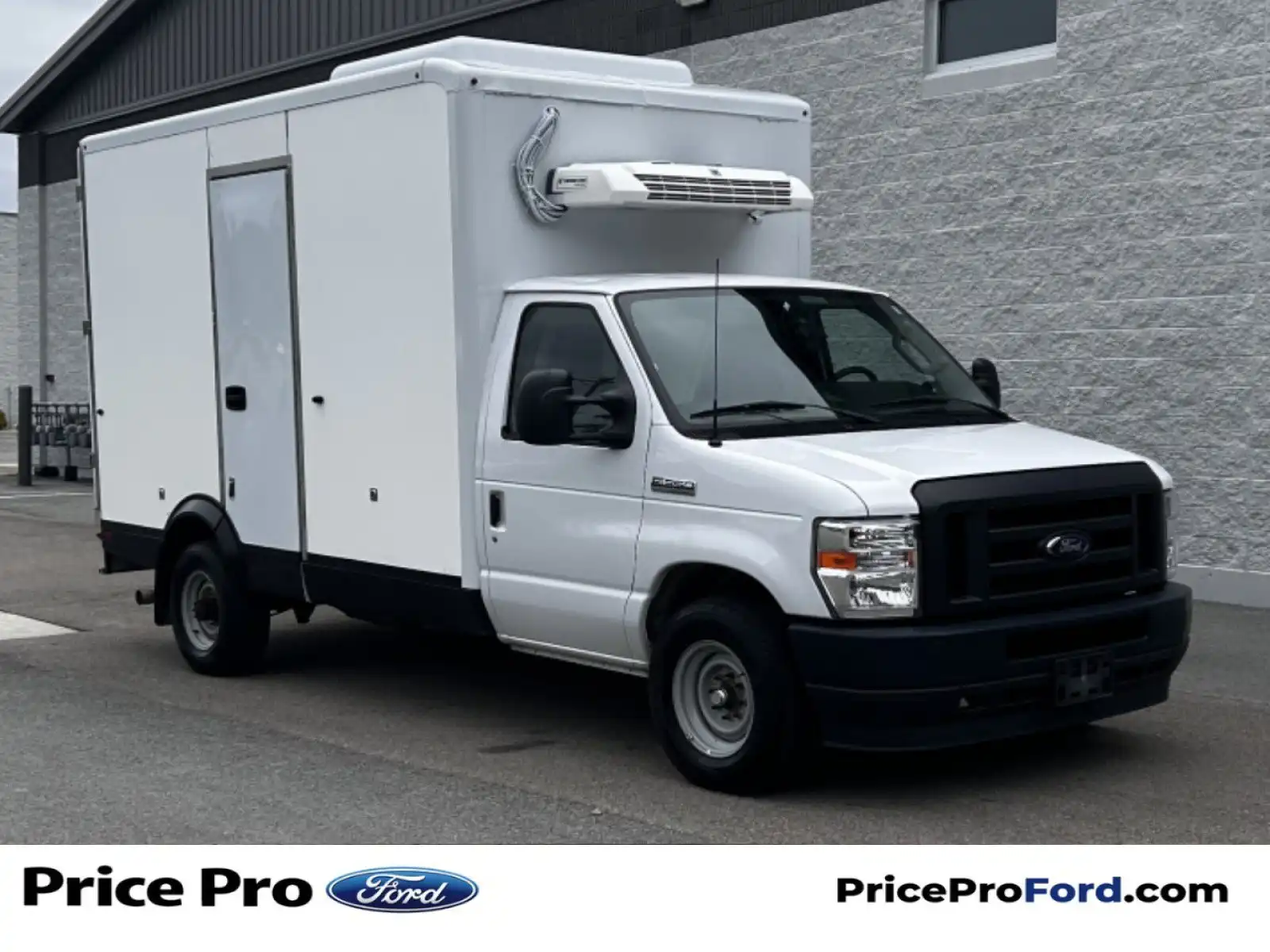 2023 Ford E-Series SRW E-350 Super Duty 138 in WB's photo