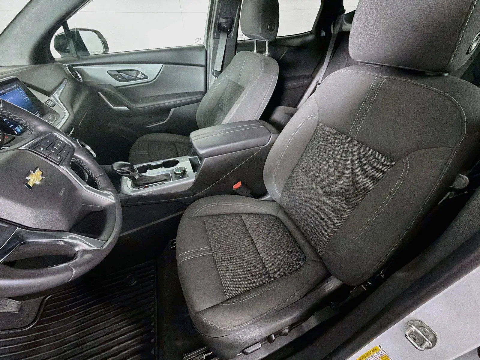 2020 Chevrolet Blazer 2LT AWD photo 3