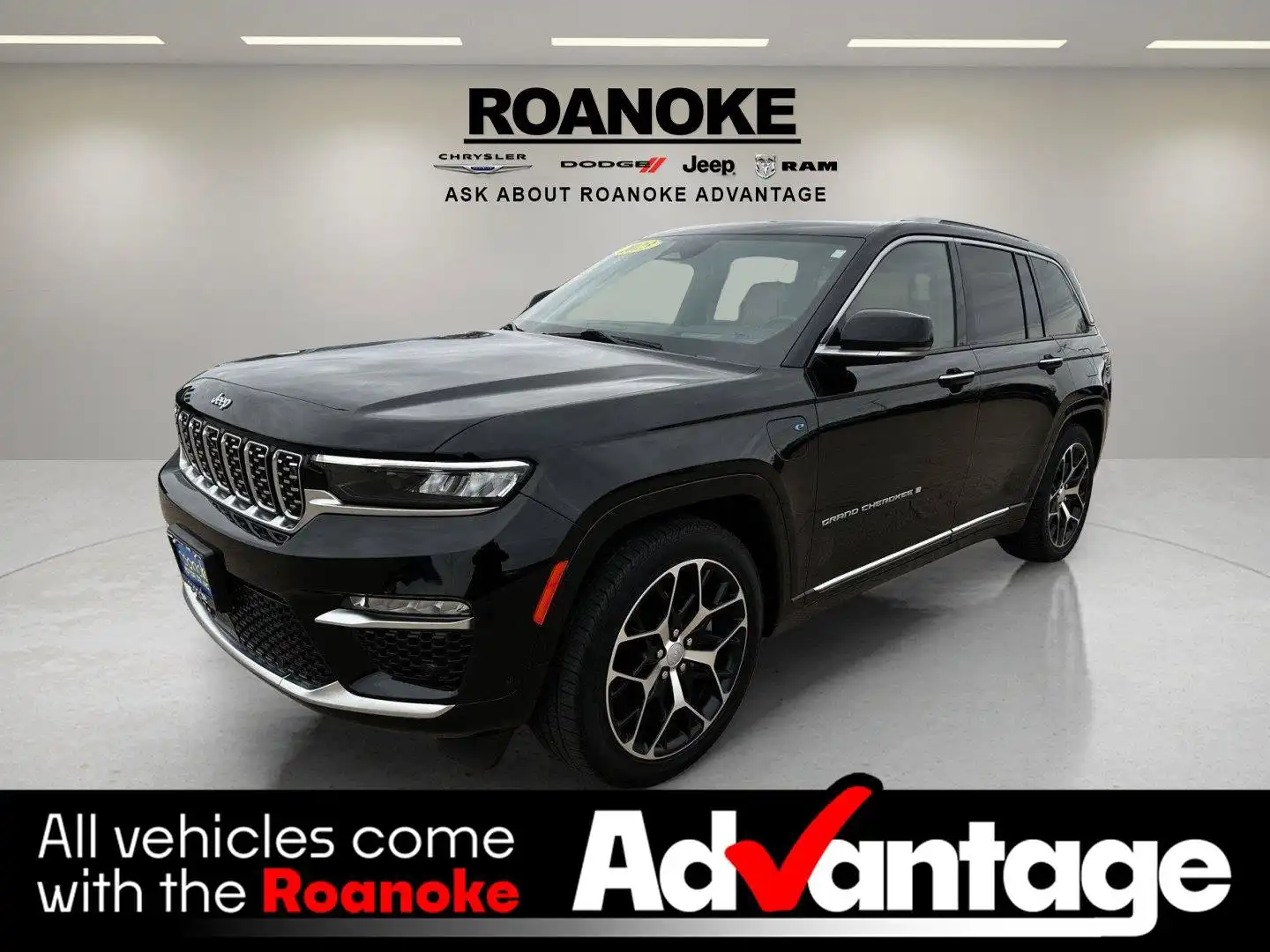 2023 Jeep Grand Cherokee Summit Reserve 4xe 4x4's photo