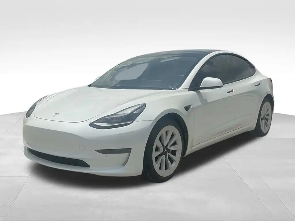 2021 Tesla Model 3 Standard Range Plus's photo