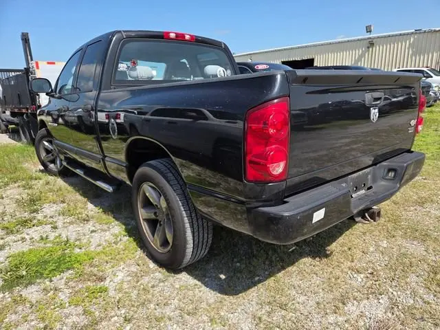 2015 RAM 1500 Express Quad Cab photo 3