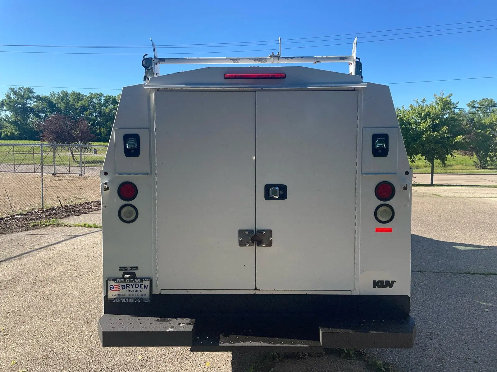 2015 Ford E-Series SRW E-350 Super Duty 138 in WB photo 4
