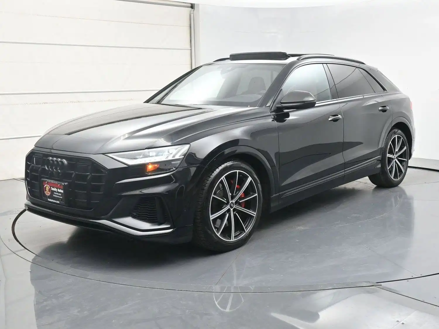 2022 Audi SQ8 Premium Plus's photo