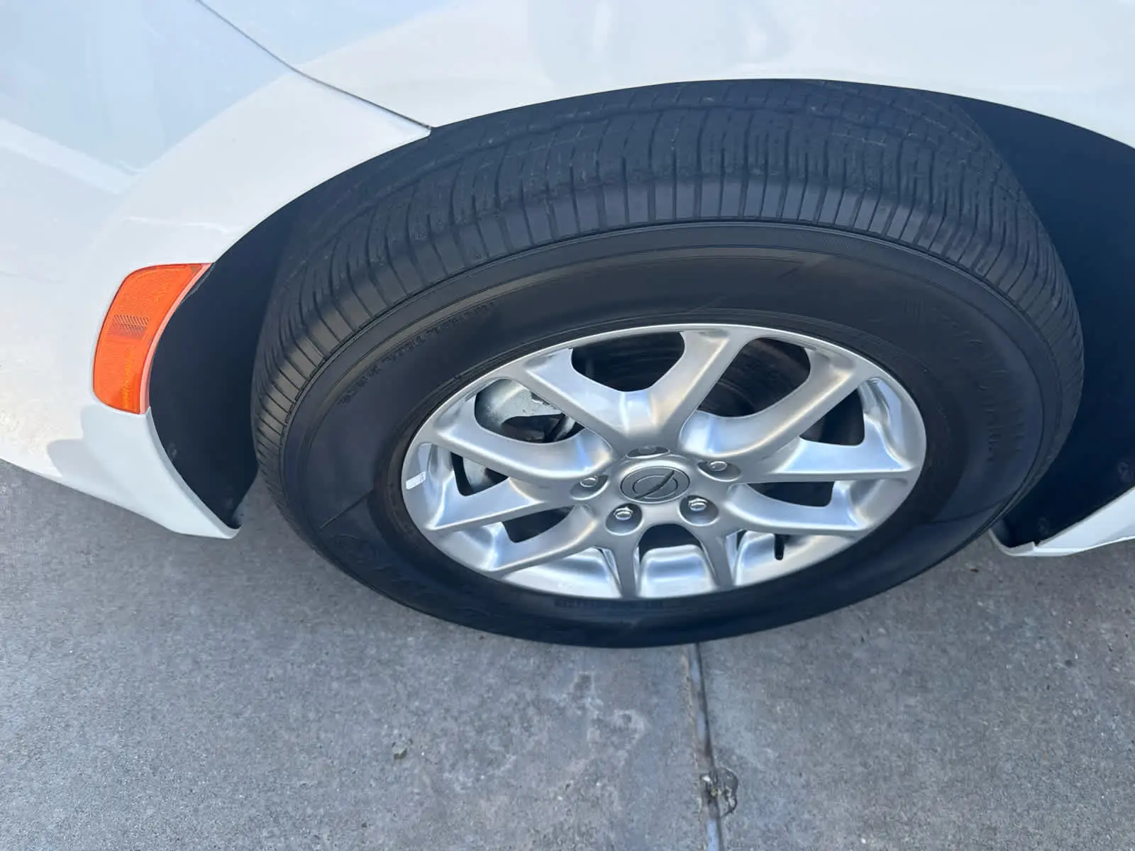 2023 Chrysler Voyager LX photo 4